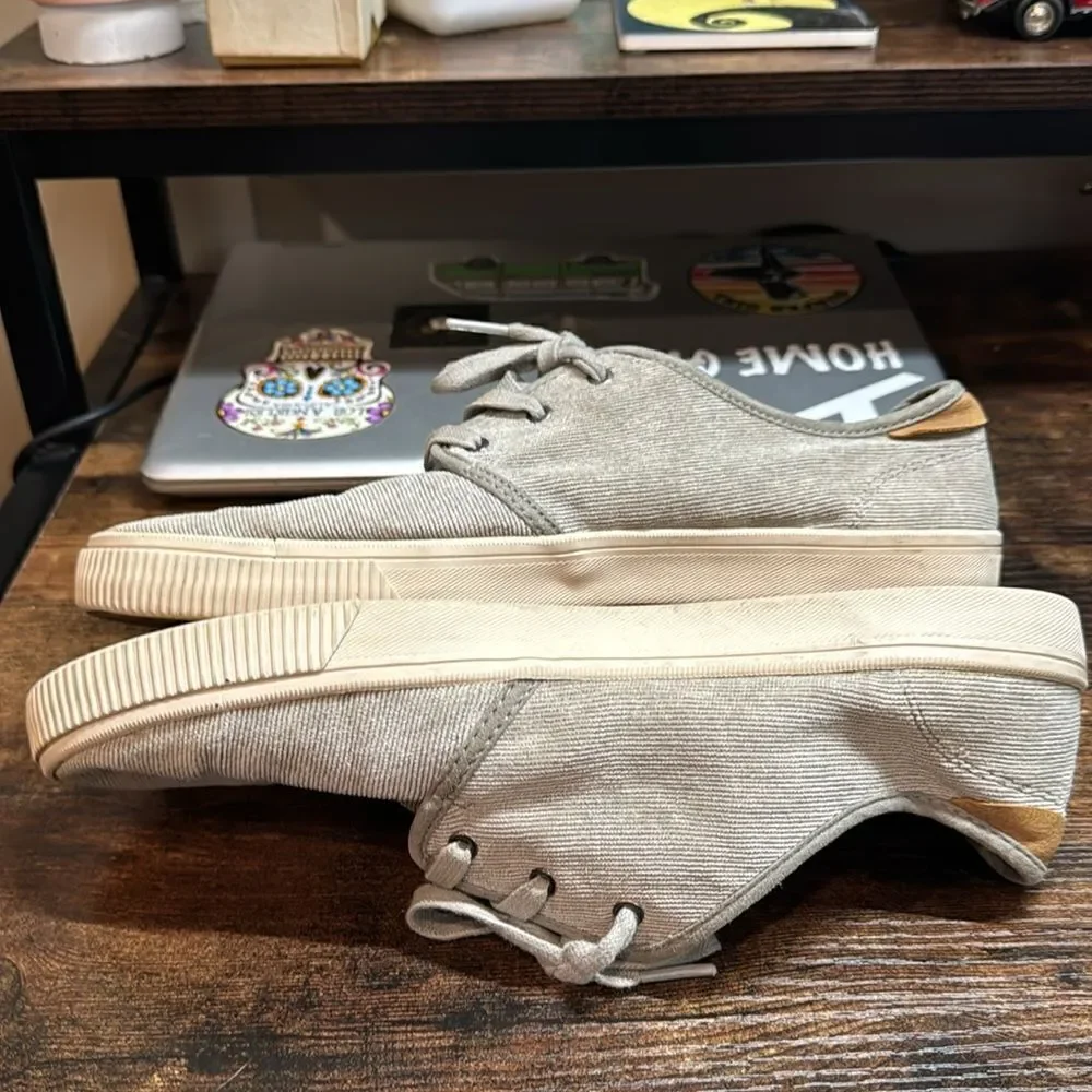 Tom’s Carlo Gray‎ Corduroy sneakers size 9